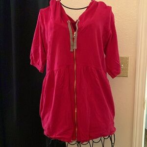 Lucy fuscia hooded top